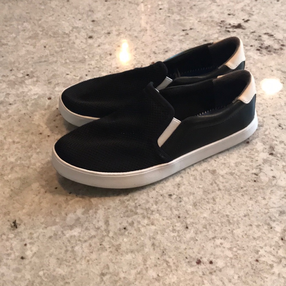 NEW Dr.Sholl’s black slip ons